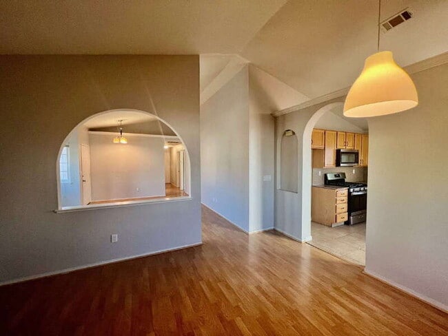 Building Photo - 1180 Camellia Ln