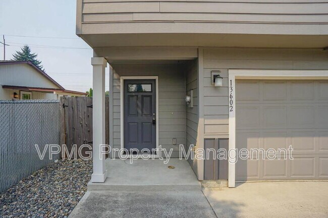 Building Photo - 13602 NE 75th Cir