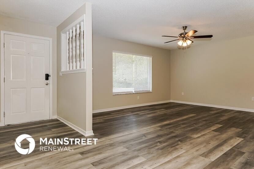 Building Photo - 1325 N Circle Dr