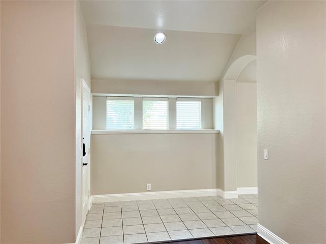 Building Photo - 6613 Meadow Glen Dr