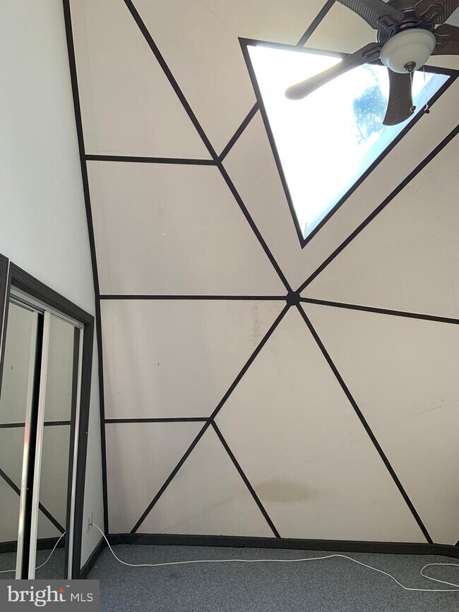 Building Photo - 7221 Beverly St