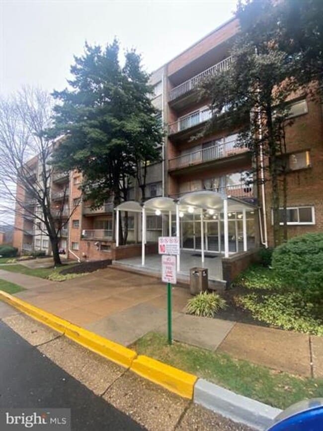 Primary Photo - 5801 Quantrell Ave