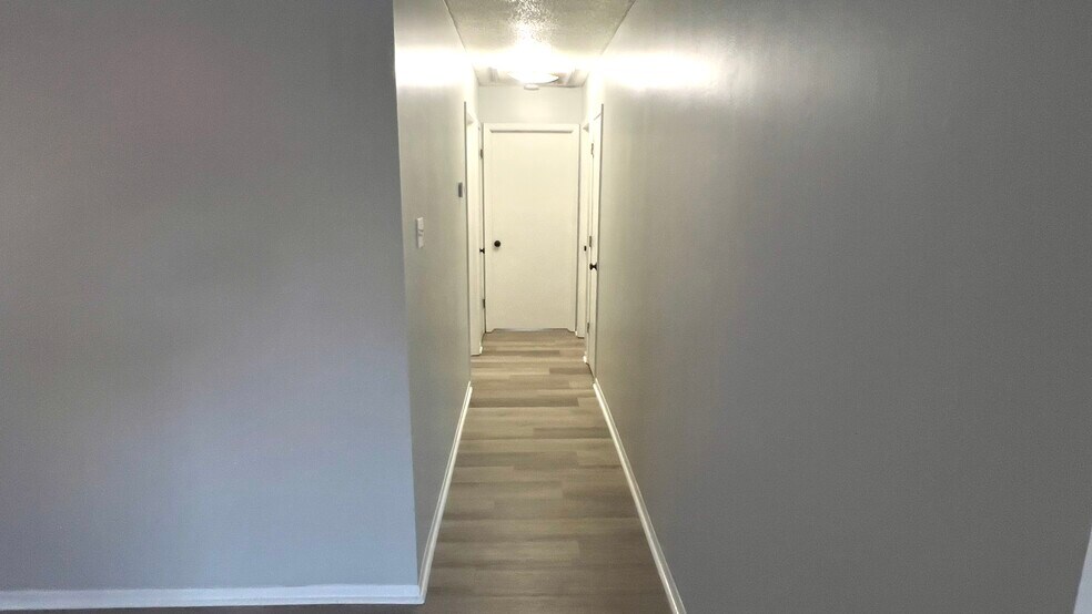 Building Photo - 313 Titan Dr