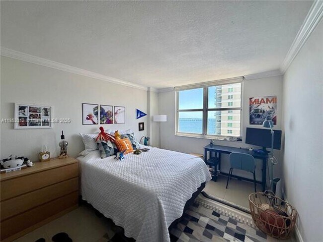 Building Photo - 770 Claughton Island Dr