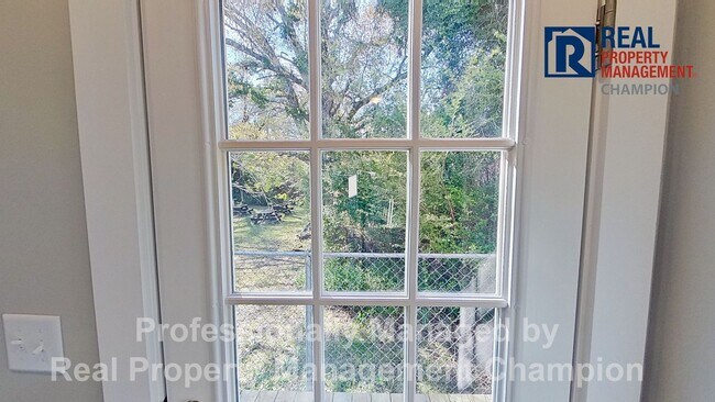 Building Photo - Updated 3 BD/1.5 BA Home in the Heart of Downtown Wilmington