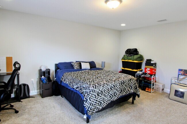 Building Photo - 5438 Lee Farm Blvd