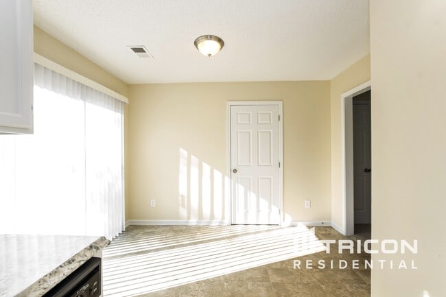 Building Photo - 1607 Bear Brook Dr