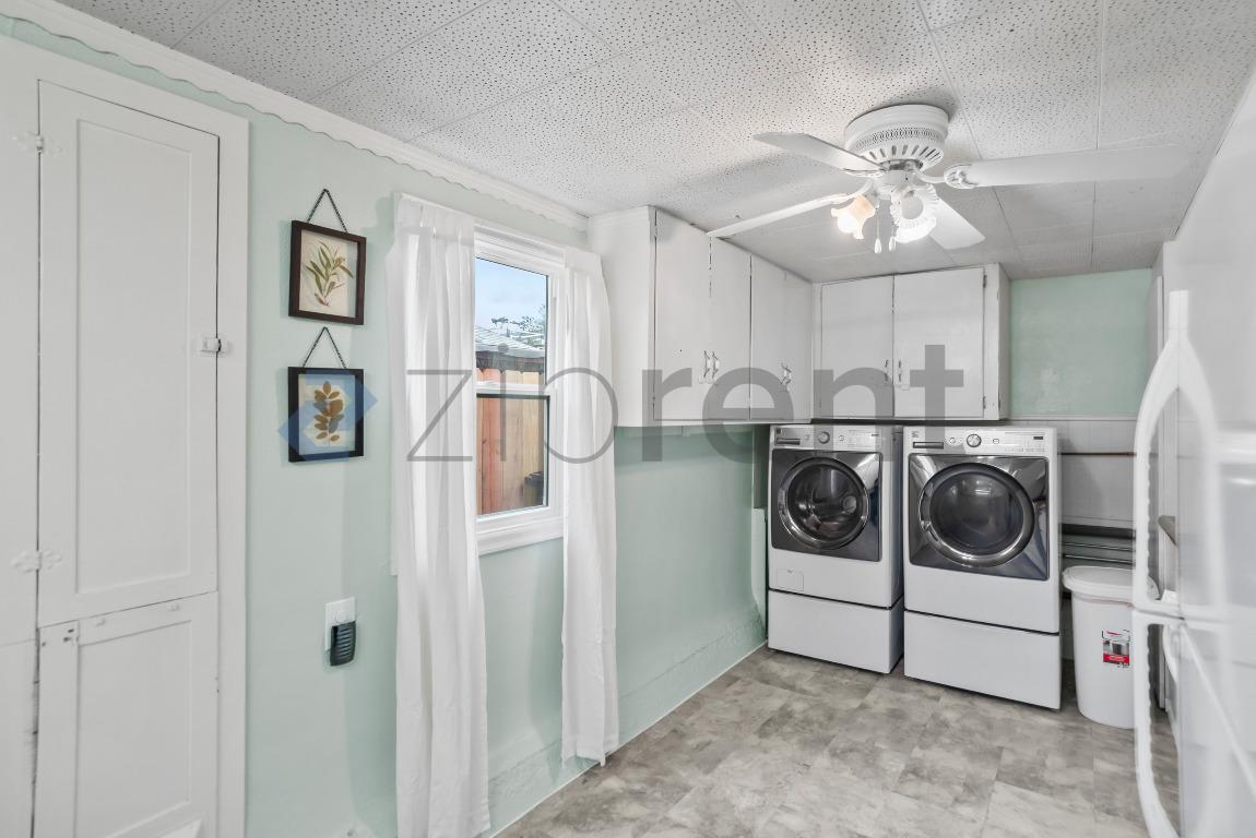 Building Photo - 1337 Acacia St