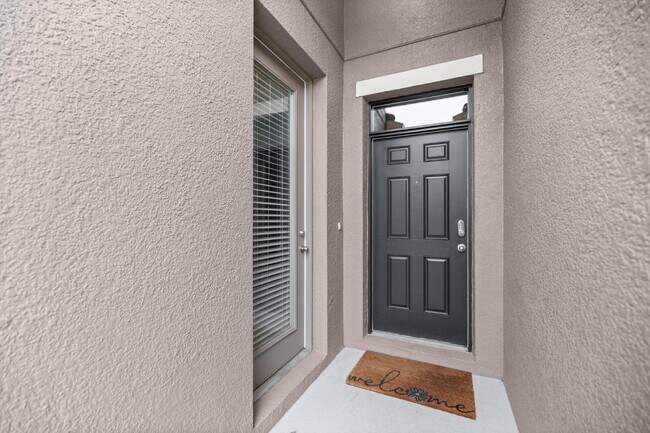 Building Photo - Spacious 4 Bedroom Home with Private Mother-in-Law Suite – Pet Friendly & Move-In Ready!