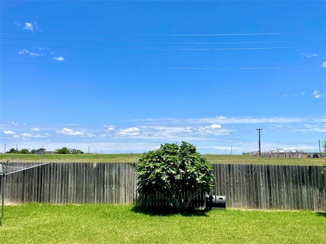Building Photo - 6829 Brindisi Pl