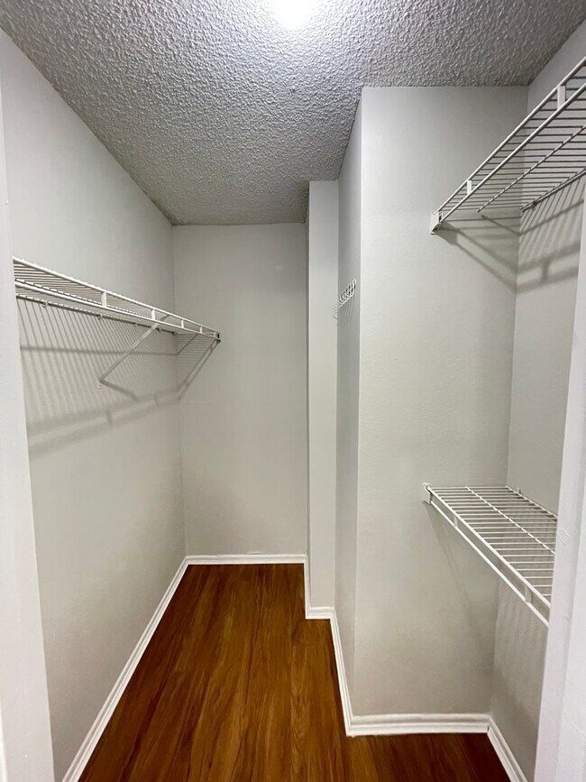 Building Photo - 1 Bed / 1 Bath Condo in Gated Comm. In Altamonte Springs, Available Now!!