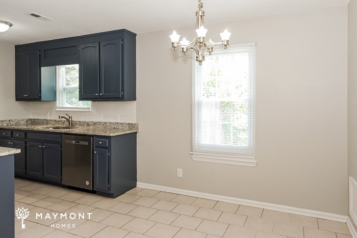 Building Photo - 13905 SW Clovis Cir