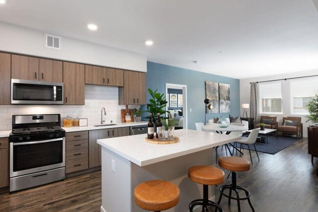 Building Photo - 1008 E El Camino Real