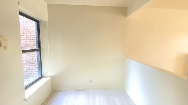 Building Photo - 4615 S Michigan Ave