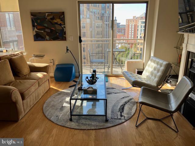 Building Photo - 1220 N Fillmore St