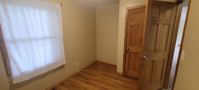 Building Photo - 2907 Birchmont Dr NE