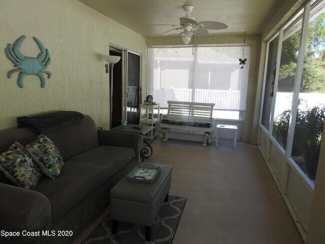 Building Photo - 1664 La Maderia Dr