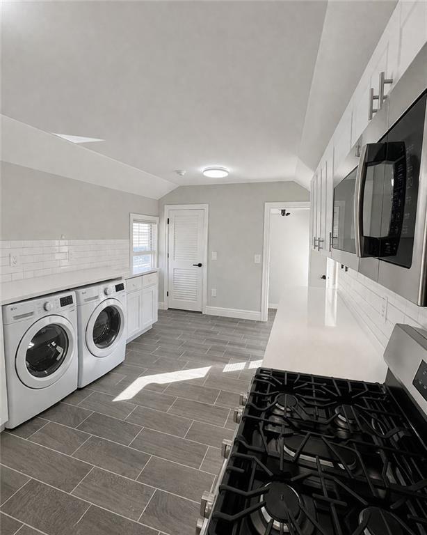 Building Photo - 71 E George St