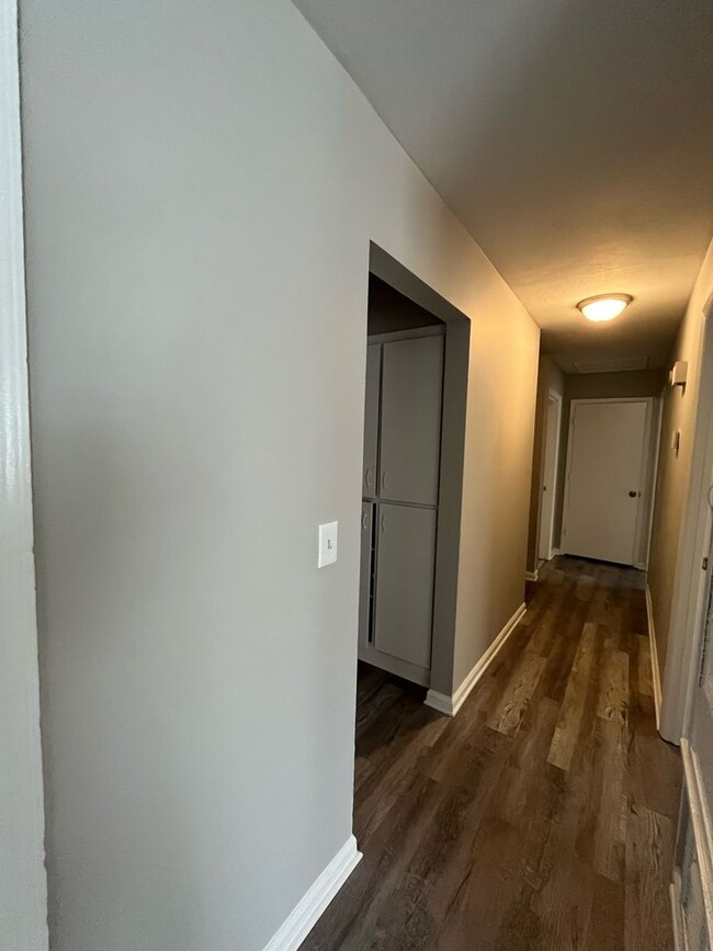 Building Photo - 2300 Welch Dr