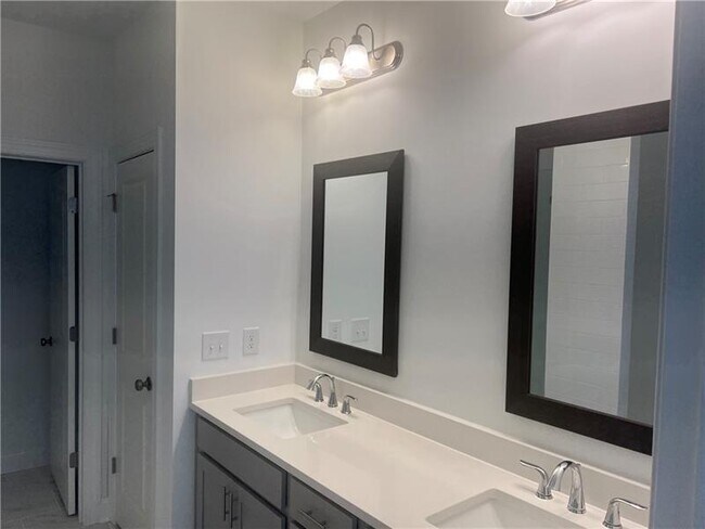 Building Photo - 4400 Sims Park Pl.