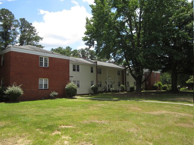 Building Photo - Poplar West Apartments