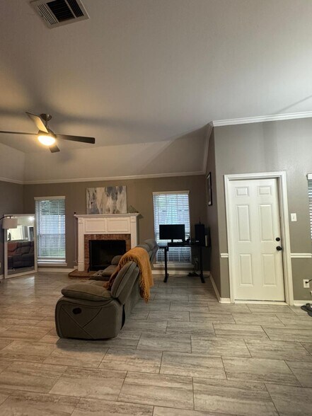 Building Photo - 5307 Meadowsweet Cir