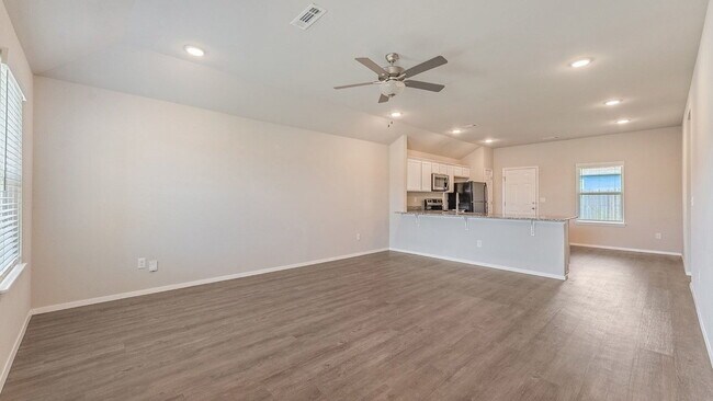 Building Photo - Charming New Home in a Prime Fayetteville Location