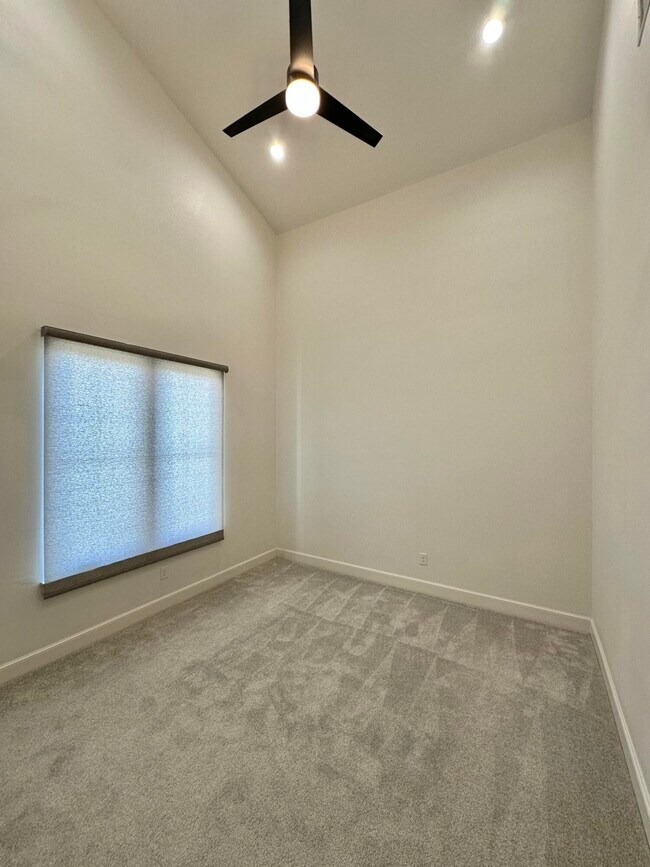 Building Photo - 504 Brookshire Ave