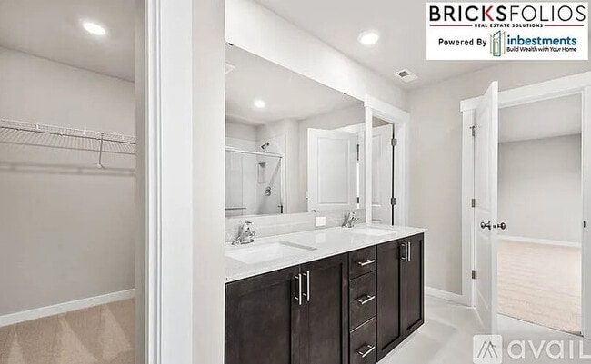 Building Photo - Discover Your Dream Home in Puyallup