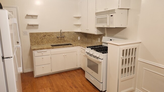 Building Photo - 10641 Whipple St