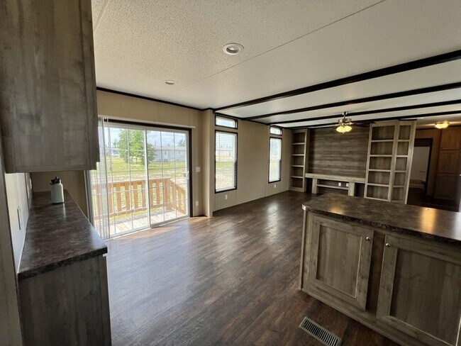 Building Photo - 12988 Gustavo Dr