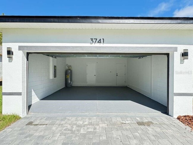Building Photo - 3741 W Forest Dr