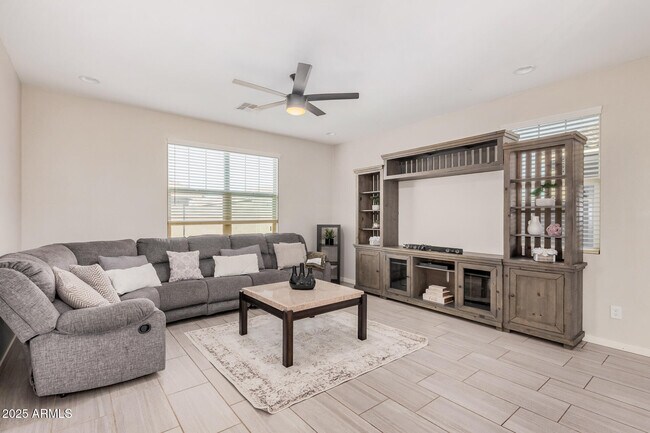 Building Photo - 11022 W Levi Dr