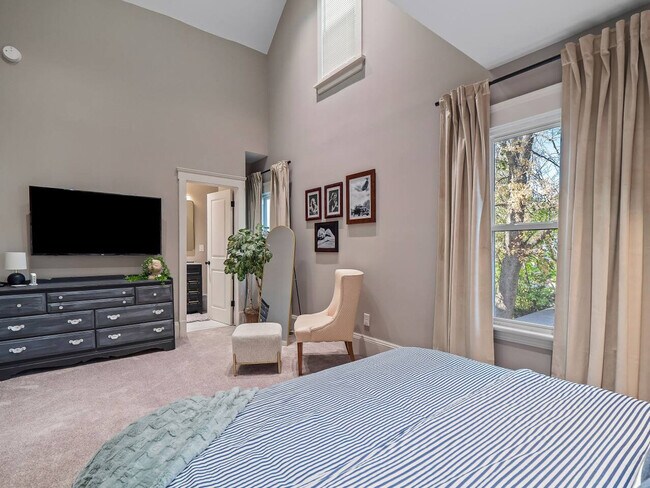 Building Photo - 6110 Ellen Ave