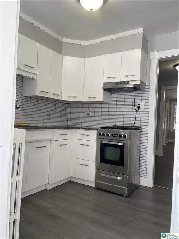 Building Photo - 221 E South St