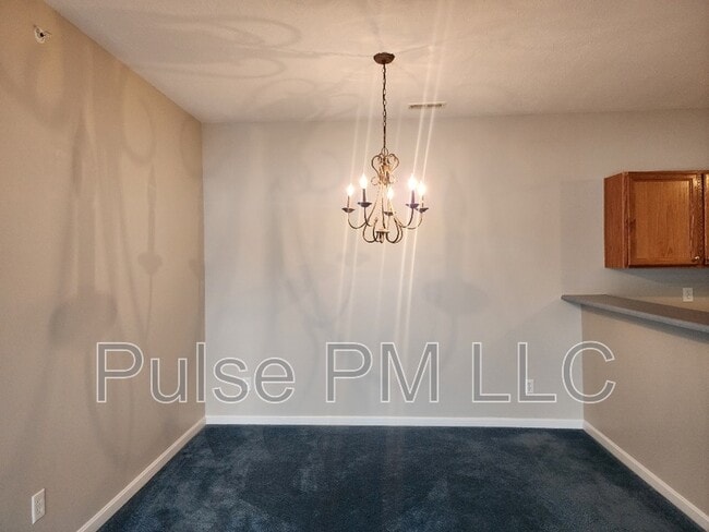 Building Photo - 985 Mistflower Ln