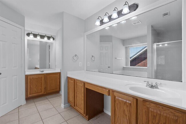 Building Photo - 2820 Mission Tejas Dr
