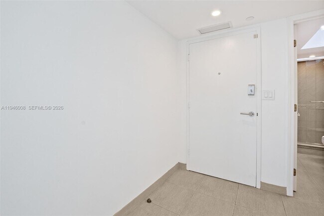 Building Photo - 3180 S Ocean Dr