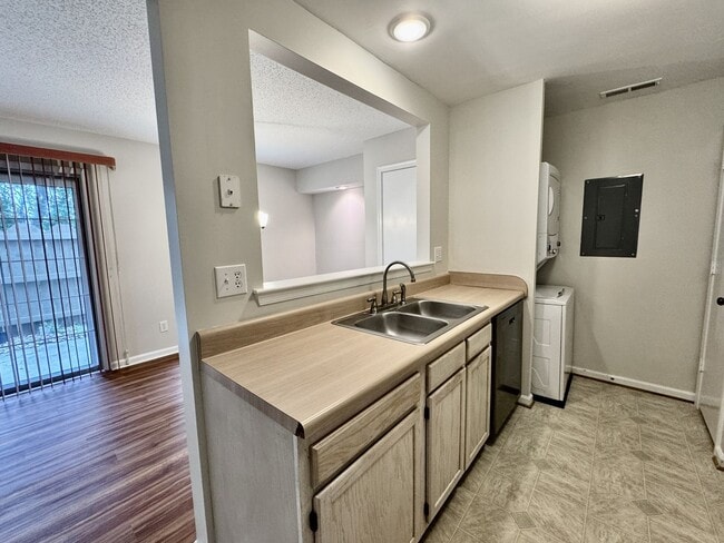 Building Photo - 2-Bedroom Condo Ready NOW! 2 Primary Suite...