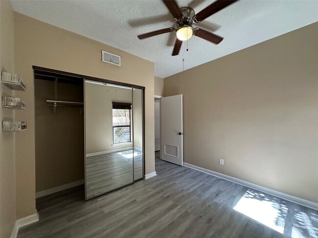 Building Photo - 2125 Augusta Dr