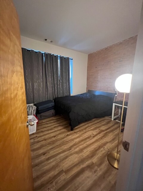 Building Photo - 196 Crown St