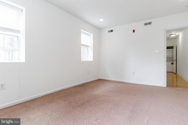 Building Photo - 227 E Girard Ave