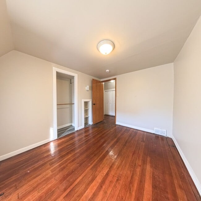 Building Photo - Charming 3 Bedroom 1.5 Bath in Clive