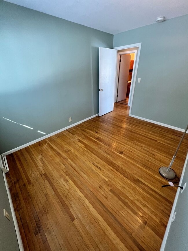 Building Photo - 140 E Niagara St