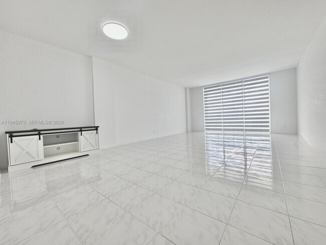 Building Photo - 3800 S Ocean Dr