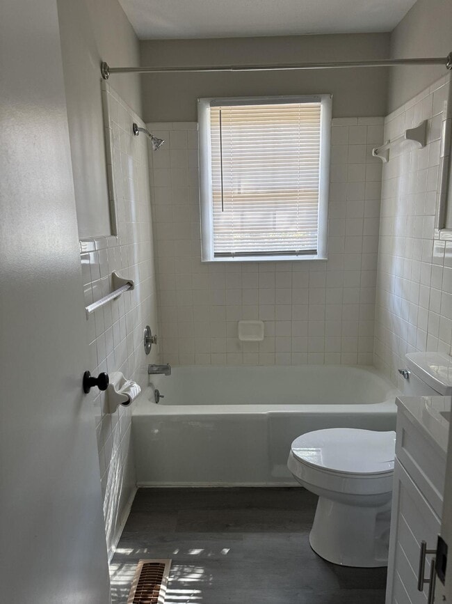 Building Photo - 144 Nottingham Dr
