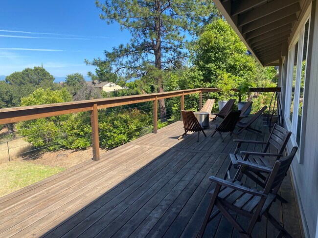 Building Photo - 3610 Scenic Dr