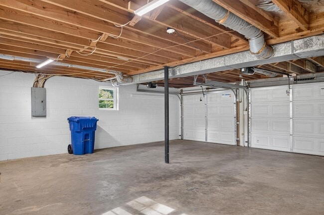 Building Photo - 9512 Heathwood Dr