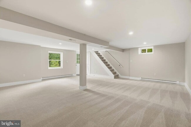 Building Photo - 8643 Ridge Rd