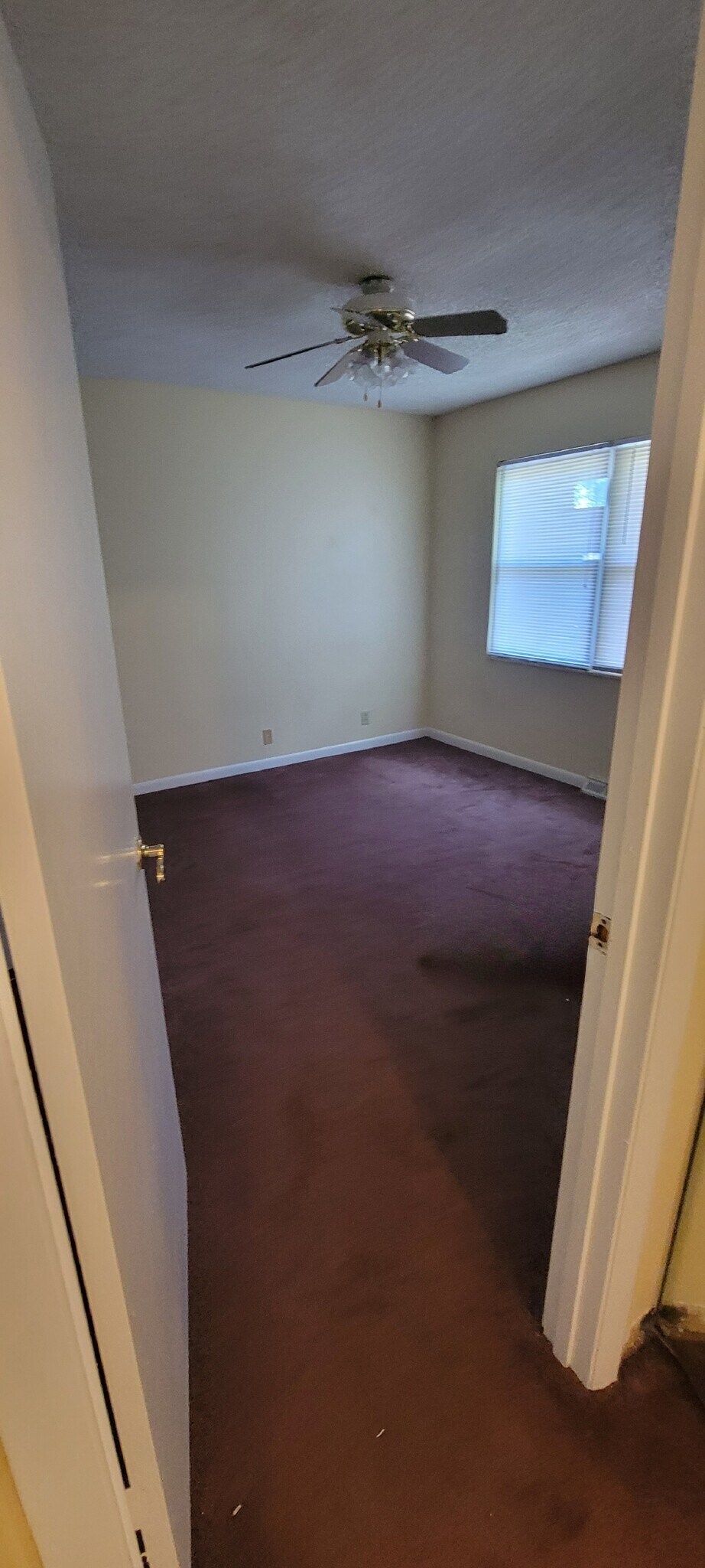 Master bed - 5515 Country Dr